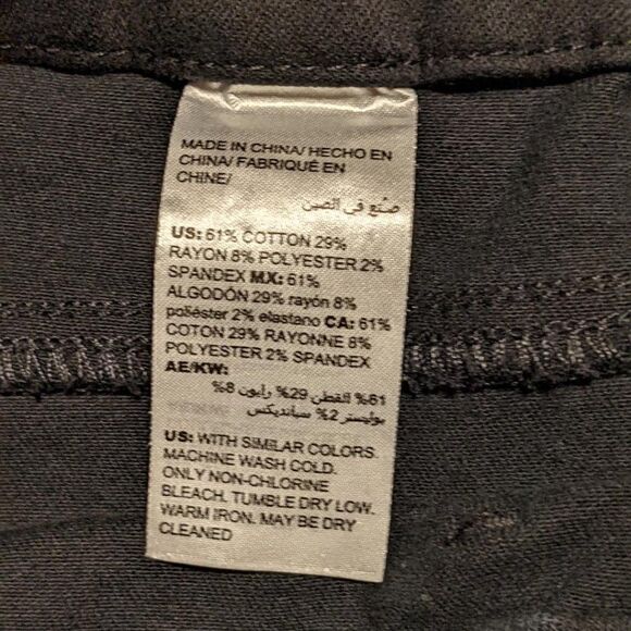 CHICO'S SO SLIMMING GIRLFRIEND STRAIGHT LEG BLACK DENIM JEANS - 8S - Picture 5 of 6